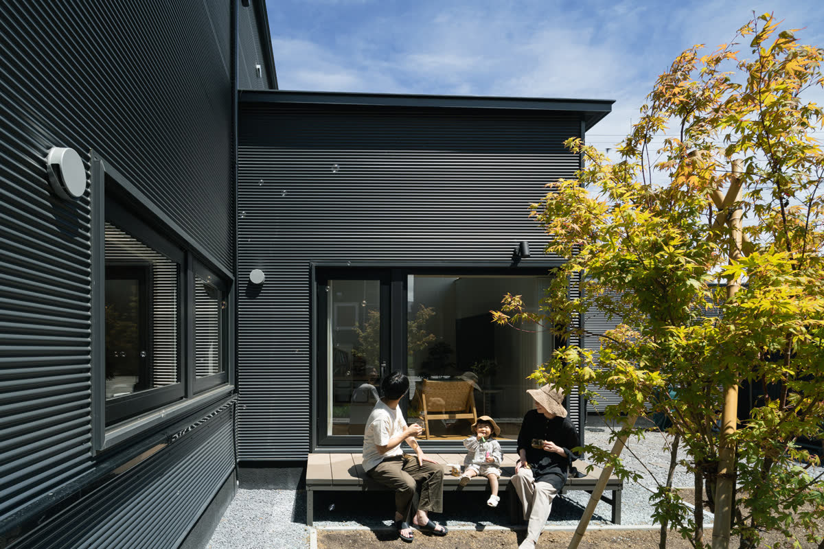 庭付き住宅の外観 4 / 6